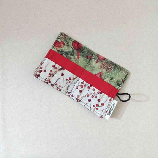 Cardnals & Holly Tea Wallet